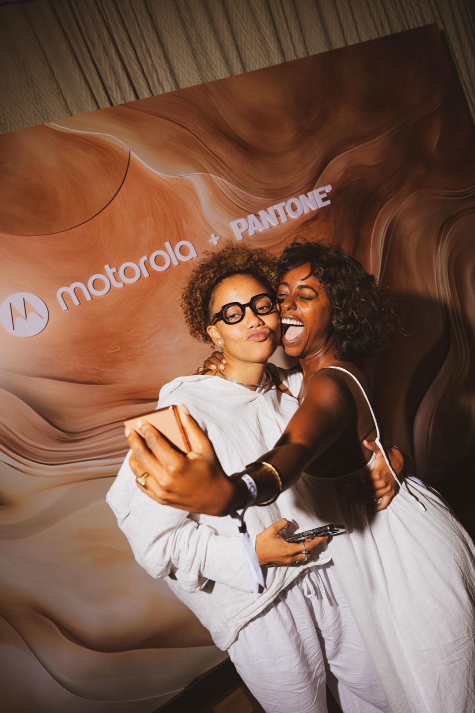 Motorola — Color Of The Year — foto 2